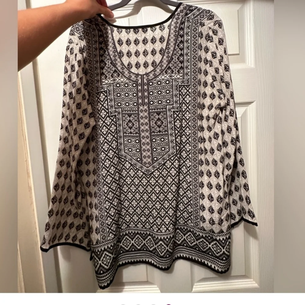 Tolani Anthropologie 100% Silk Tunic Blouse Size L - Picture 4 of 4